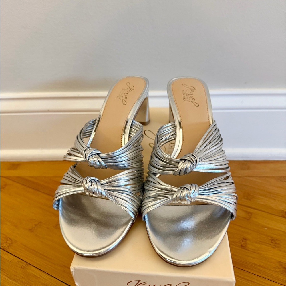 Badgley Mischka Silver Knotted Heels